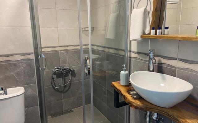 Azra Apart & Otel