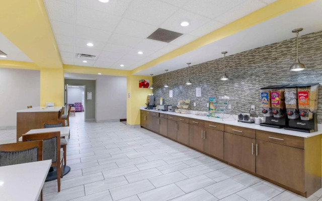 Quality Inn & Suites Carlsbad Caverns Area