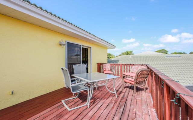 Seatuit Condominiums