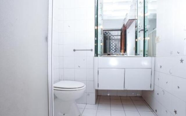 Pantheon Square Family Apartment