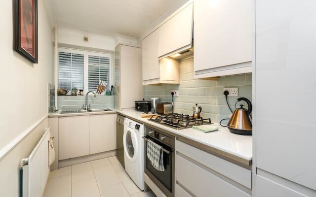 New Fantastic 1Bd Crystal Palace Flat In London