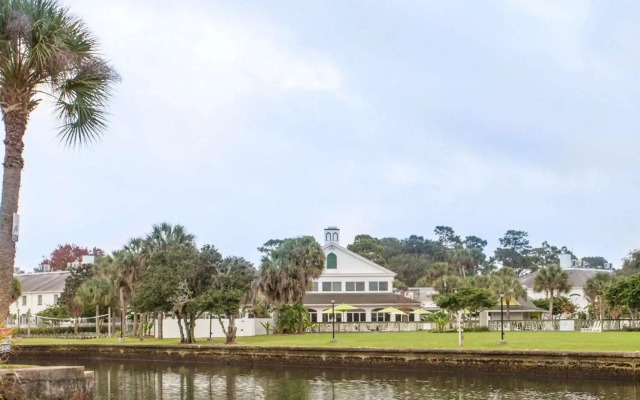 Plantation on Crystal River