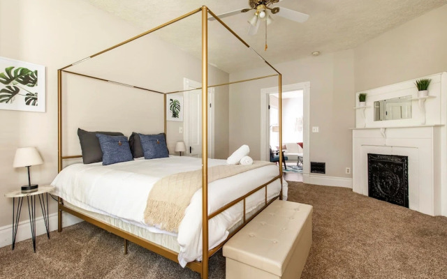 TWO Units Entire Stylish Home by Cozysuites