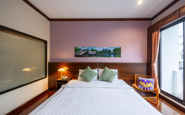 The President Hotel at Chokchai 4