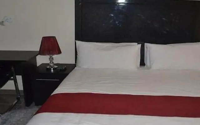 South Court Inn