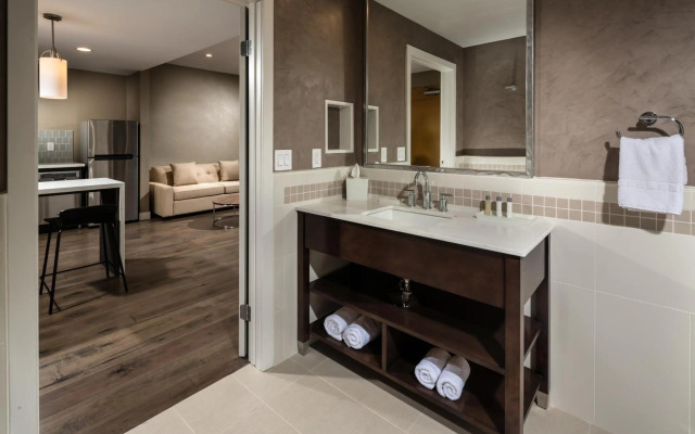 Aventura Hotel