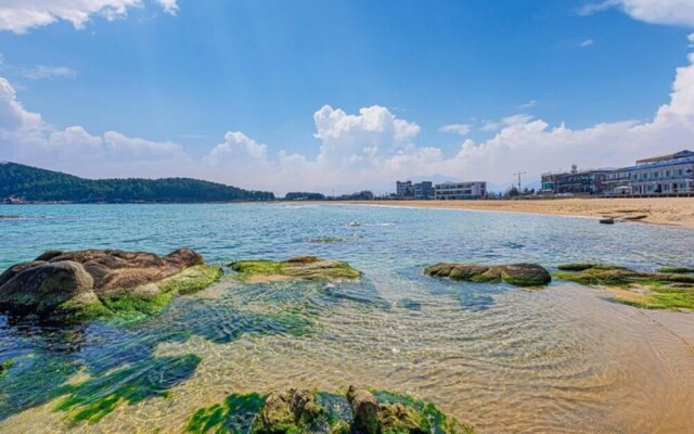 Goseong Jajackdo Aroma Pension