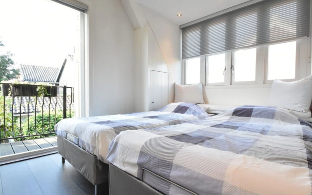 Boutique Holiday Home in Grootschermer With Garden