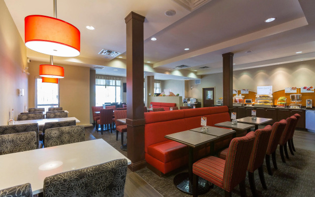 Holiday Inn Express Hotel & Suites Riverport Richmond by IHG