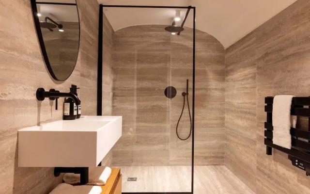 Luxury House With AC - 6bd/12p - Batignolles
