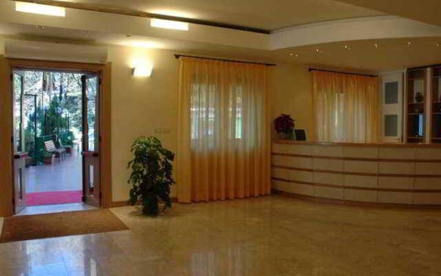Emmaus Hotel