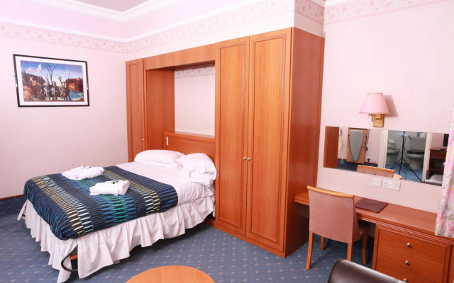 Russell Hotel