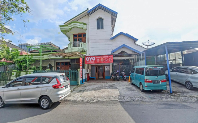 OYO 90426 Near Mall Ciputra 2