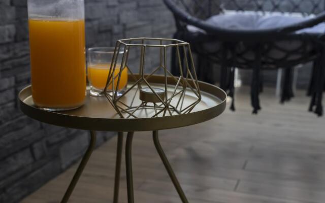 9 ночей на улице Карла Либкнехта 201