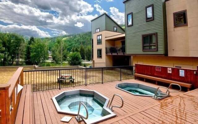 Breakaway West Convenient Condo Near Vail Village by RedAwning