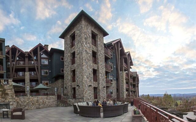 Grand Cascades Lodge