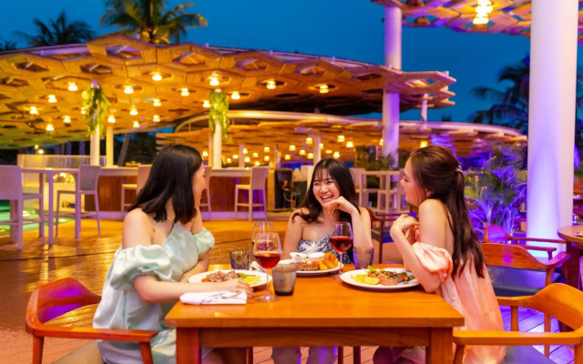 Pinnacle Grand Jomtien Resort and Beach Club