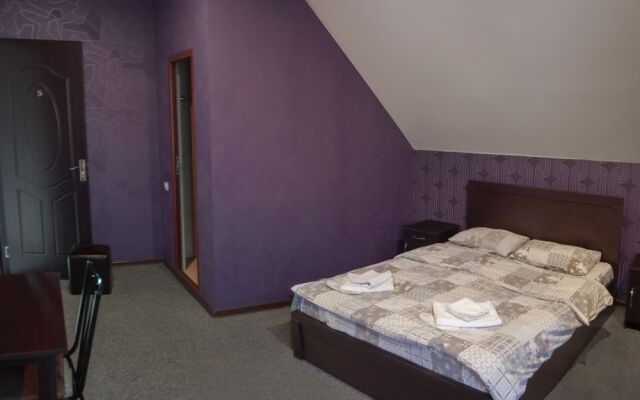 7 rooms