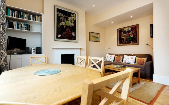 Clarendon Apartment