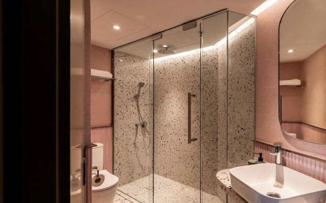 Hillwood House Hotel