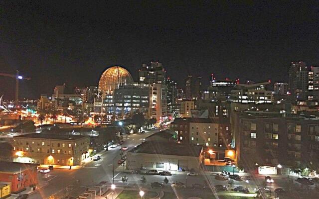 San Diego Heart of Gas Lamp District