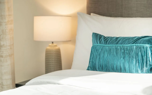 Stunning flat with balcony in Sparkle Tower