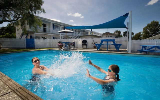 Boundary Court Motor Inn