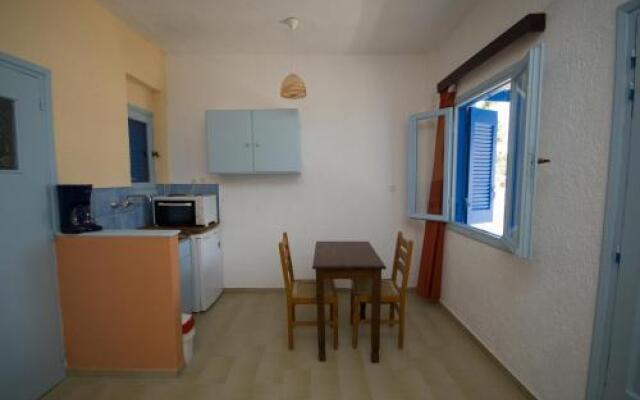 Gialos Studios & Apartments