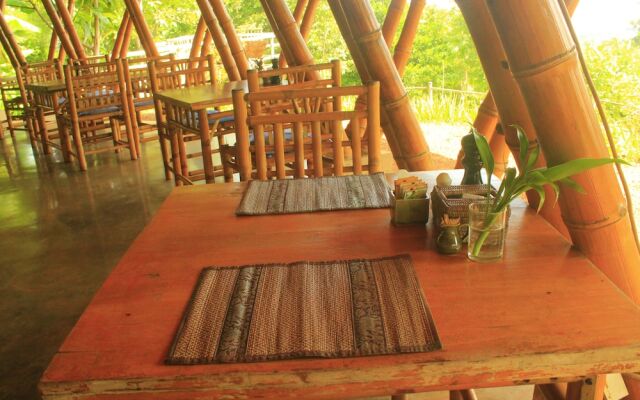 Hanchey Bamboo Resort