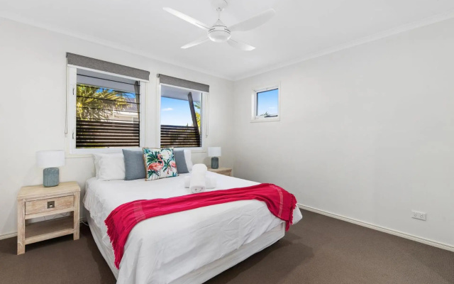 Sand and Sea Beach House – Guest Rooms – Marcoola