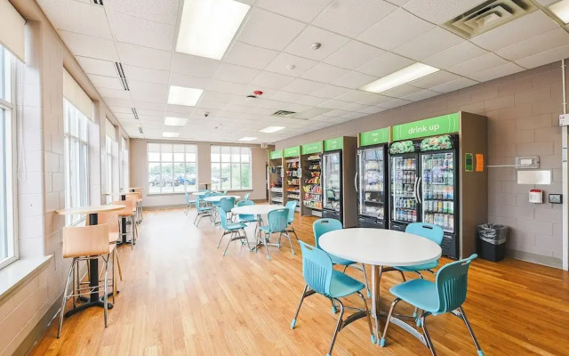 Residence & Conference Centre - Welland