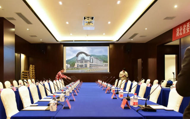 Kande Grand Land Hotel