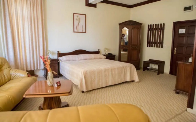 Hotel Diplomat