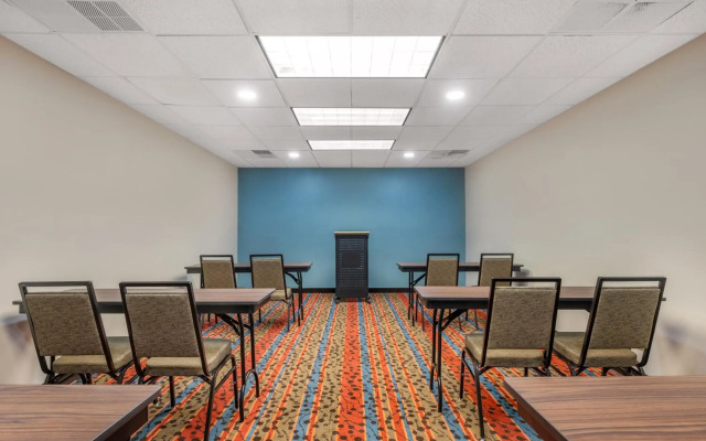 Sleep Inn & Suites