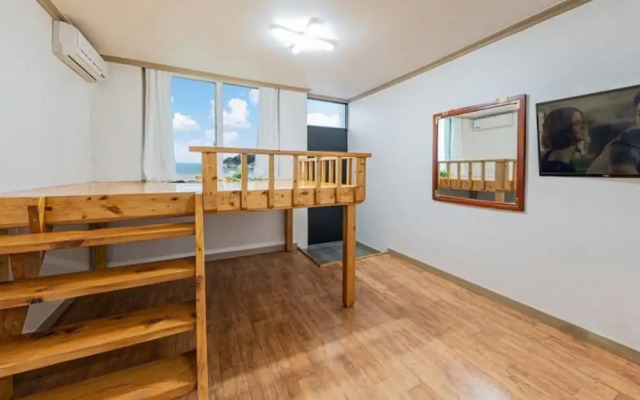 Goseong Jajackdo Aroma Pension