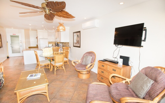 Kahana Sunset D8 2 Bedroom Condo by Redawning