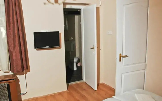 Amarin Apartments