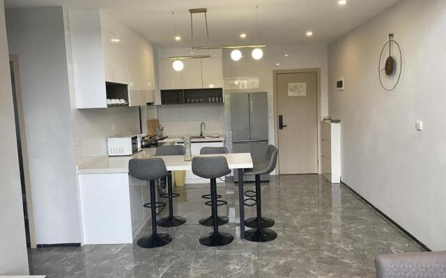 Elizabeth Golf Apartment