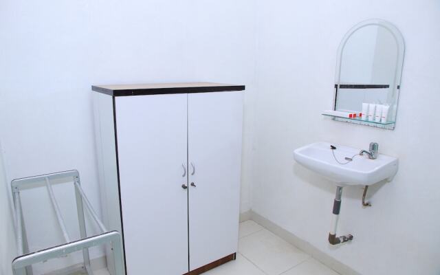 Grand Wisata Hotel by OYO Rooms