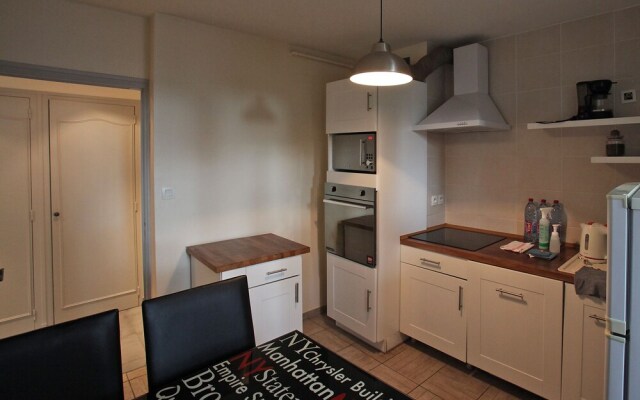 2 bright bedroom with balcony close to the lake
