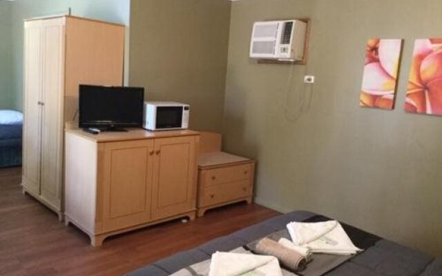 Village Motor Inn