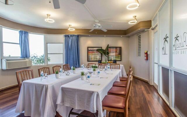 Comfort Inn & Suites Levittown