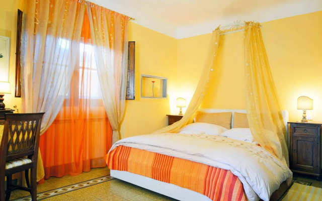 Sani Tourist House