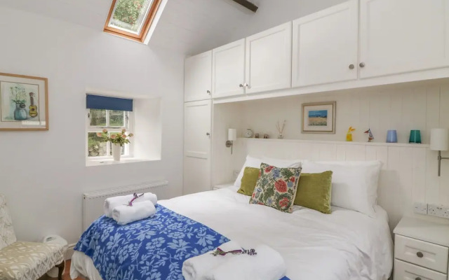 The Old White Cottage