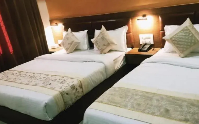 Hotel Crystal Luxury INN