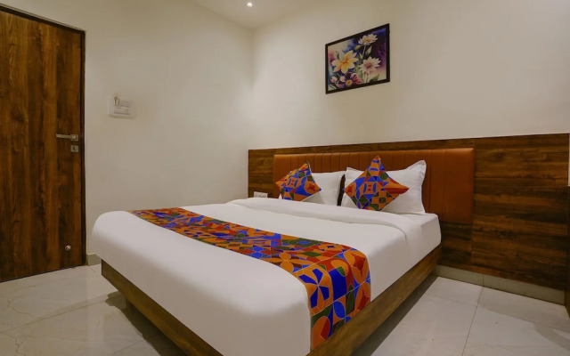 Fabhotel Moonlite Residency