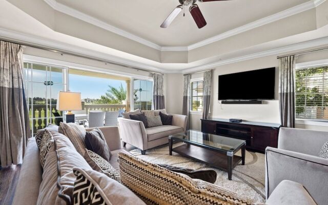 Centre Court Chic - 3 Bed Centre Court Ridge - 3 Br condo by RedAwning