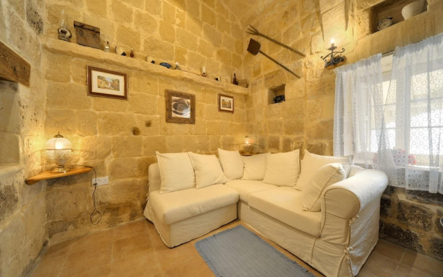 Tal-barun Farmhouse