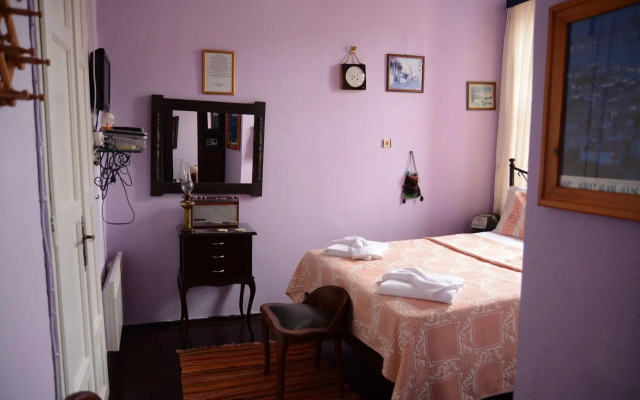Cunda Zehra Teyzenin Evi