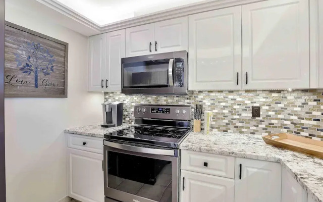 South Seas Tower 4-1209